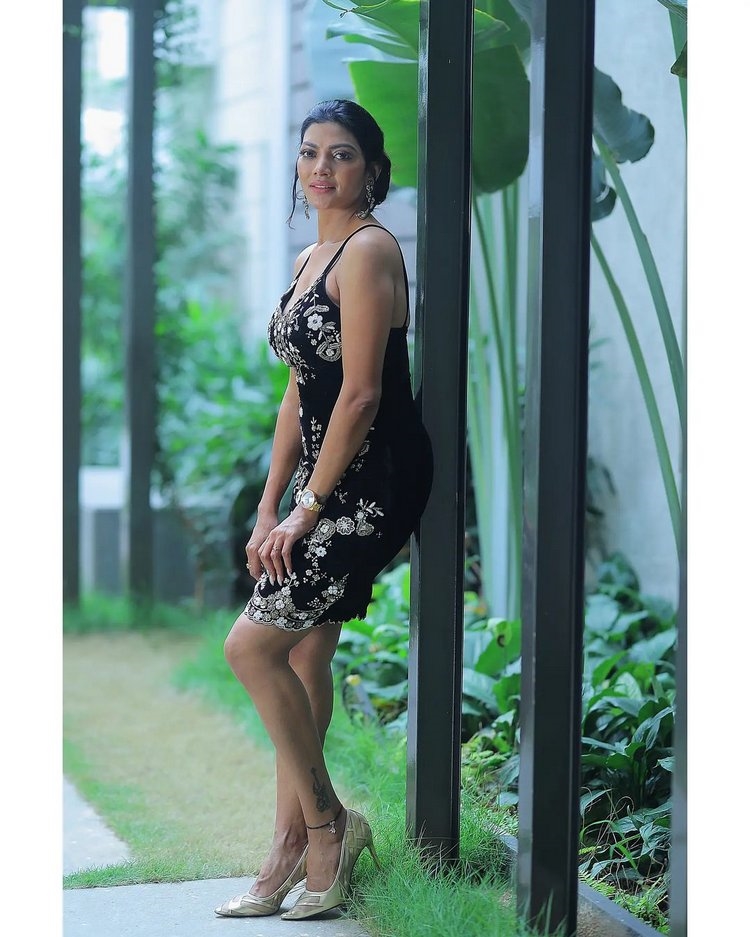 Lahari Shari Images Gallery Collection