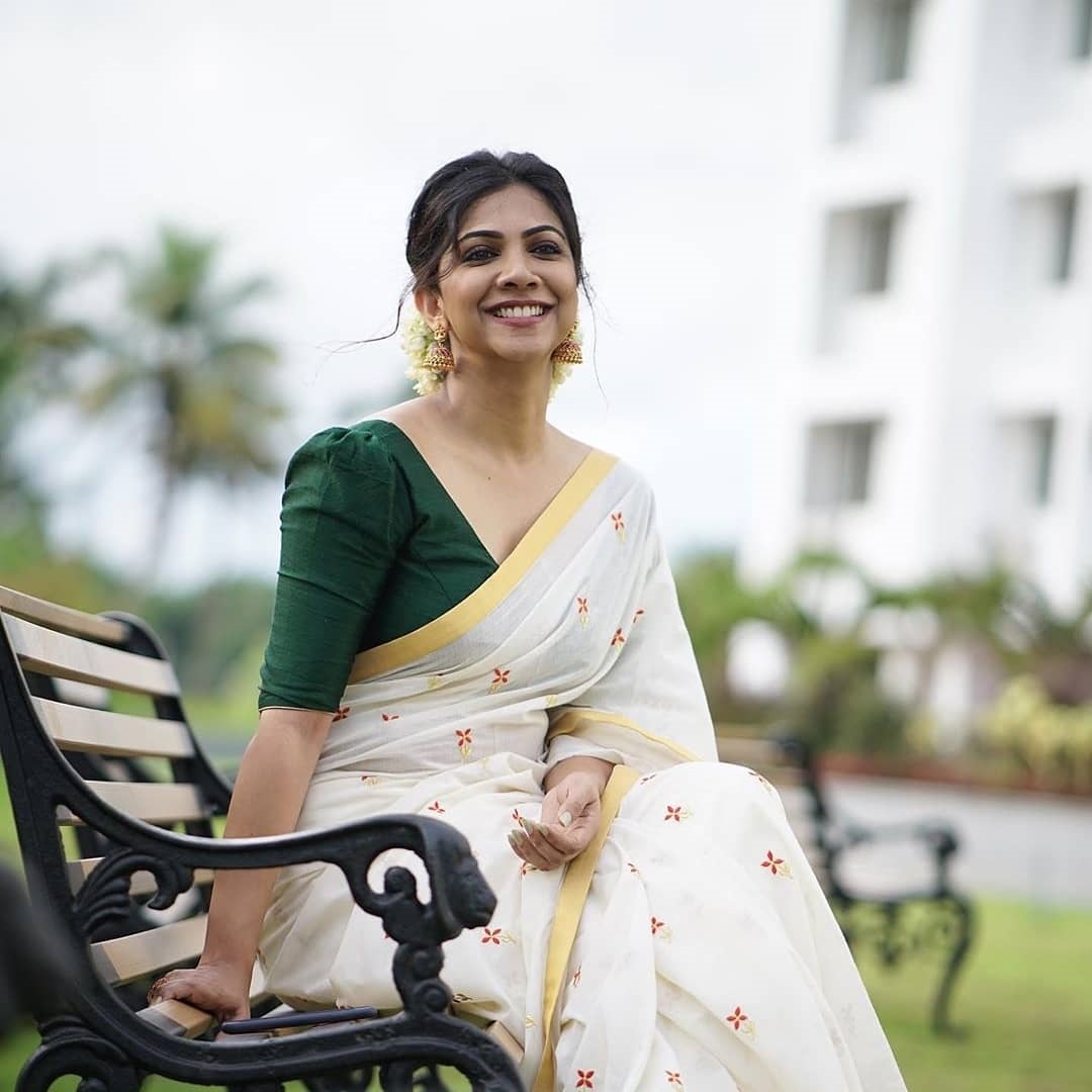 Madonna sebastian New Images in saree