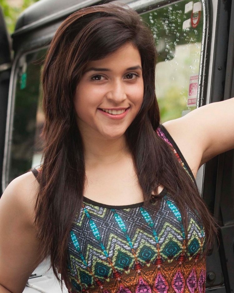 Mannara Chopra New Photos Collection