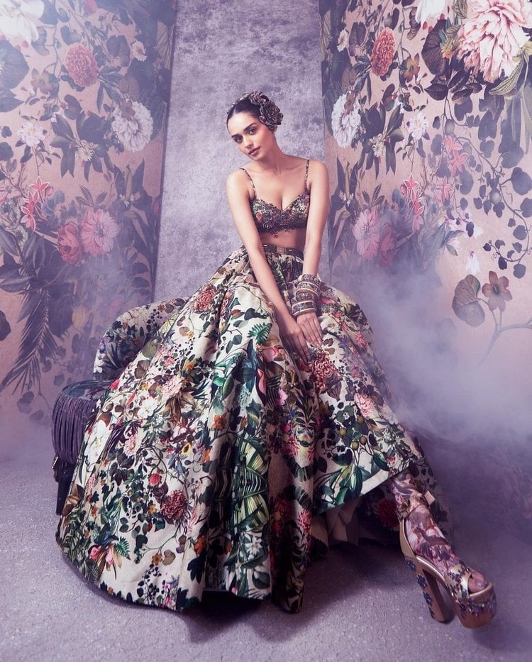 Manushi Chhillar Hot Photos Shoot