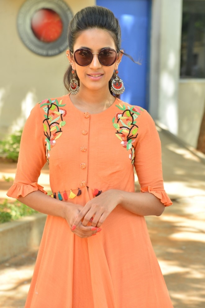 Mega Heroine Actress Niharika Konidela Images