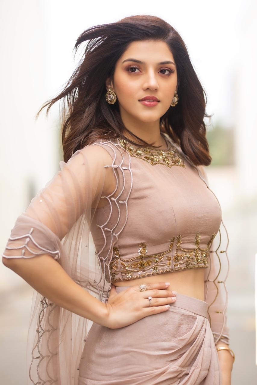 Mehreen Kaur Pirzada New Stills