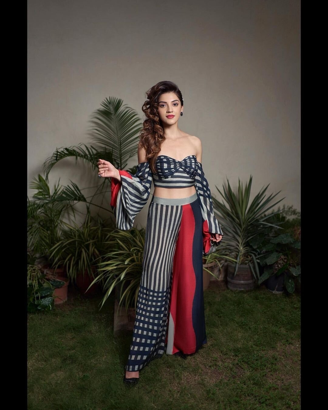Mehreen Kaur Super Cool Photos