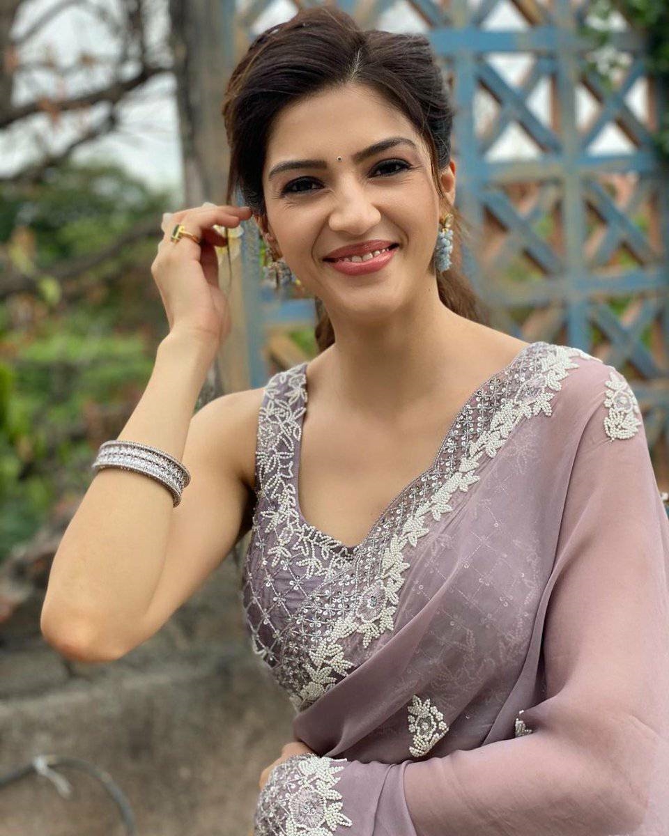 Mehreen Pirzada Latest New Pics