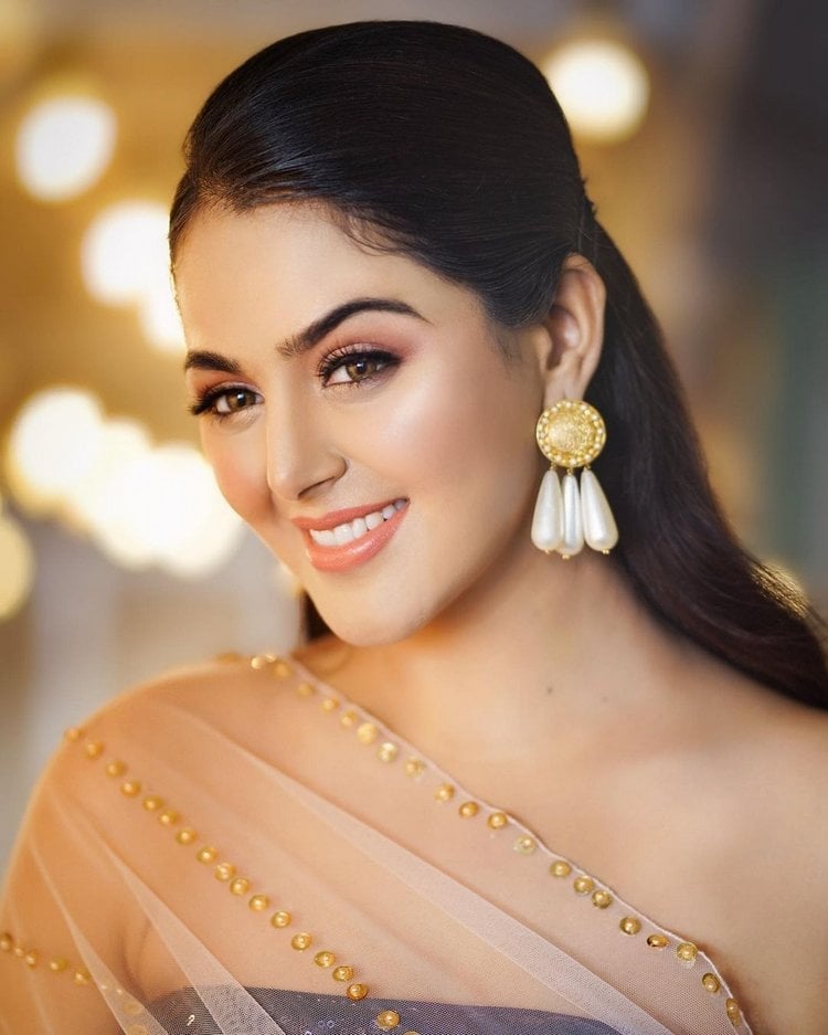 Monal Gajjar Stunning And Hot Photos