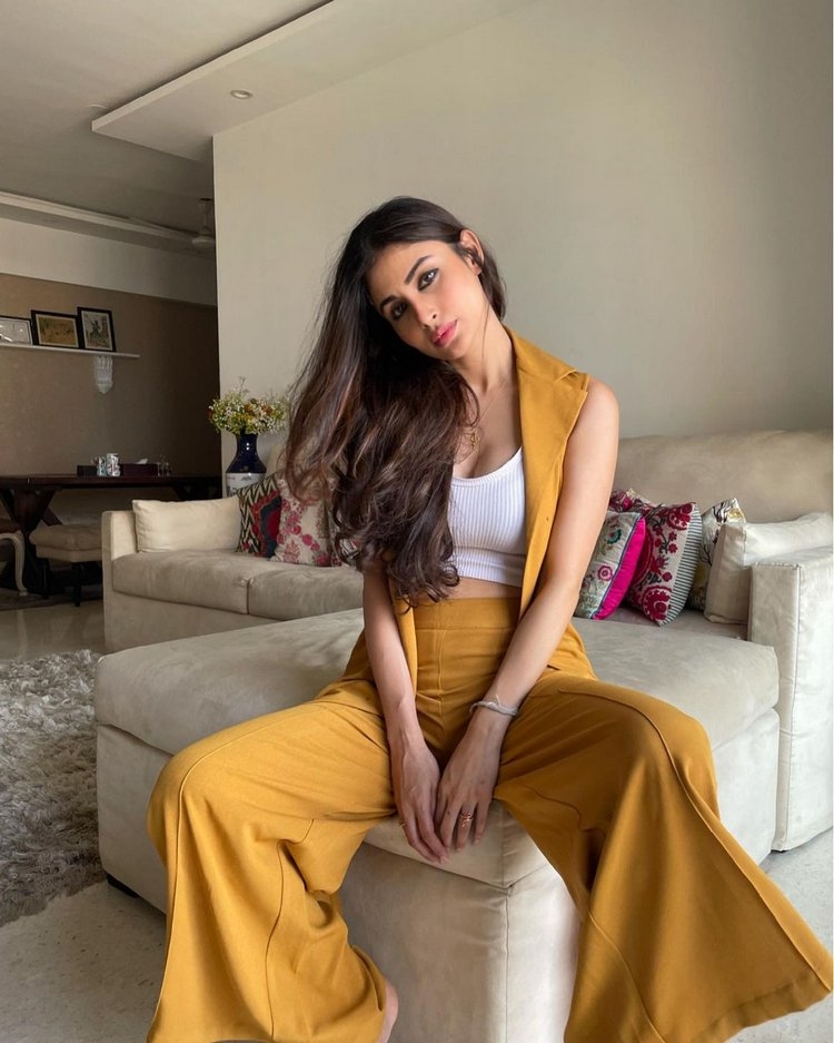 Mouni Roy Hot Photos Gallery Collection