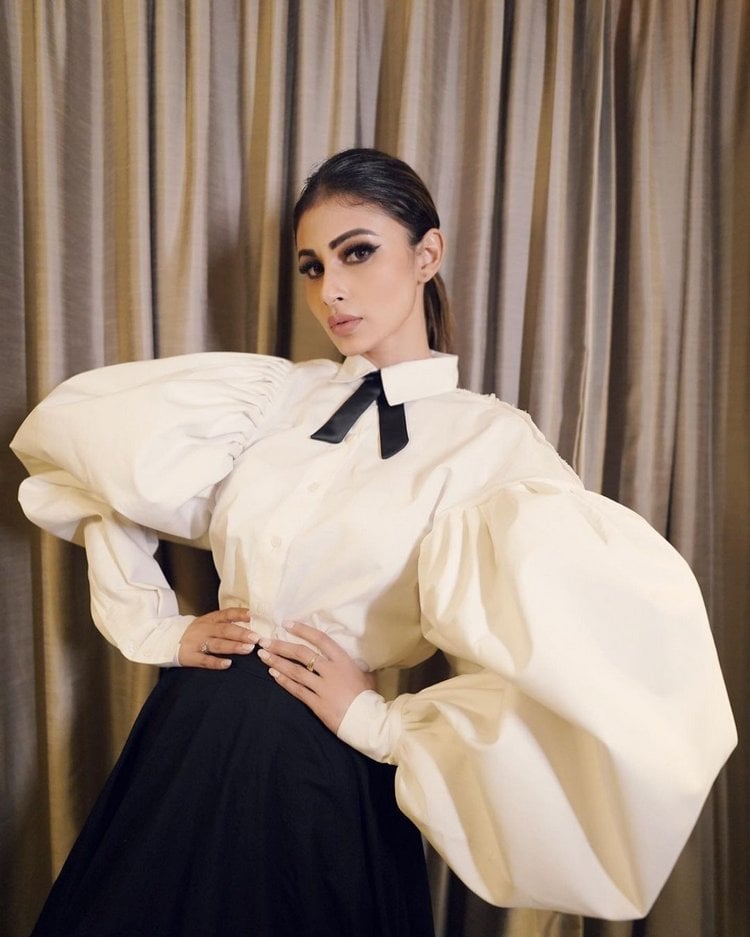 Mouni Roy Hot Photos In Stylish Look