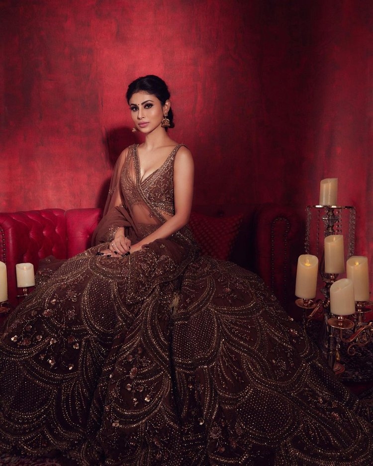 Mouni Roy New Clicks In Instagram