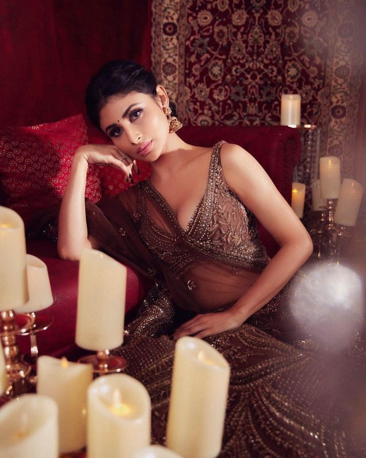 Mouni Roy New Clicks In Instagram