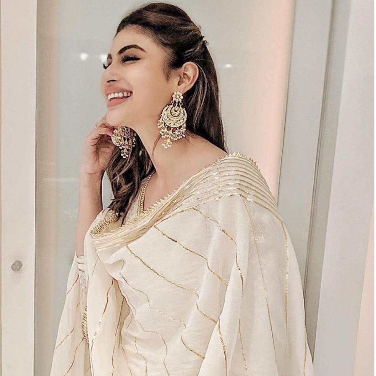 Mouni Roy latest Photos in saree