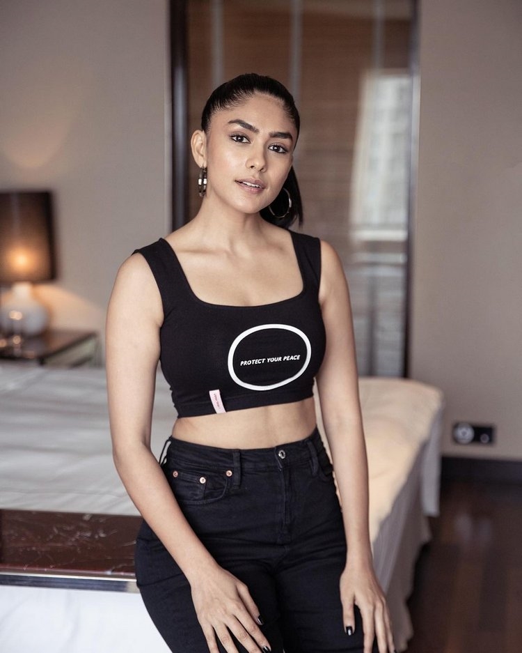 Mrunal Thakur New Clicks Collection