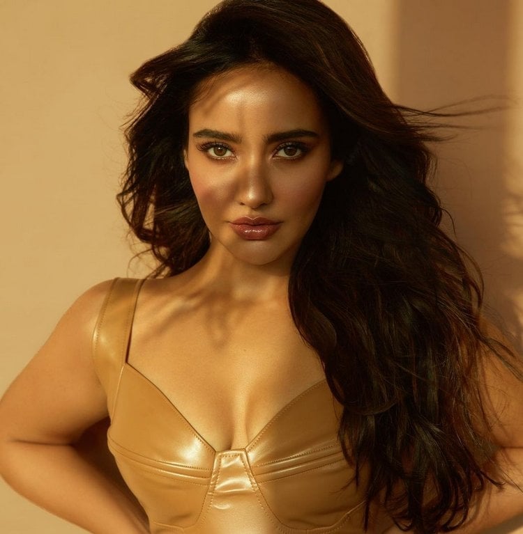 Neha Sharma Photos In Facebook