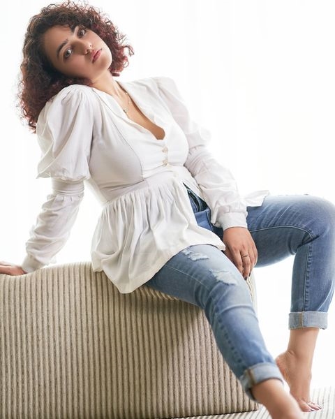 Nithya Menen Hot Photos Collection