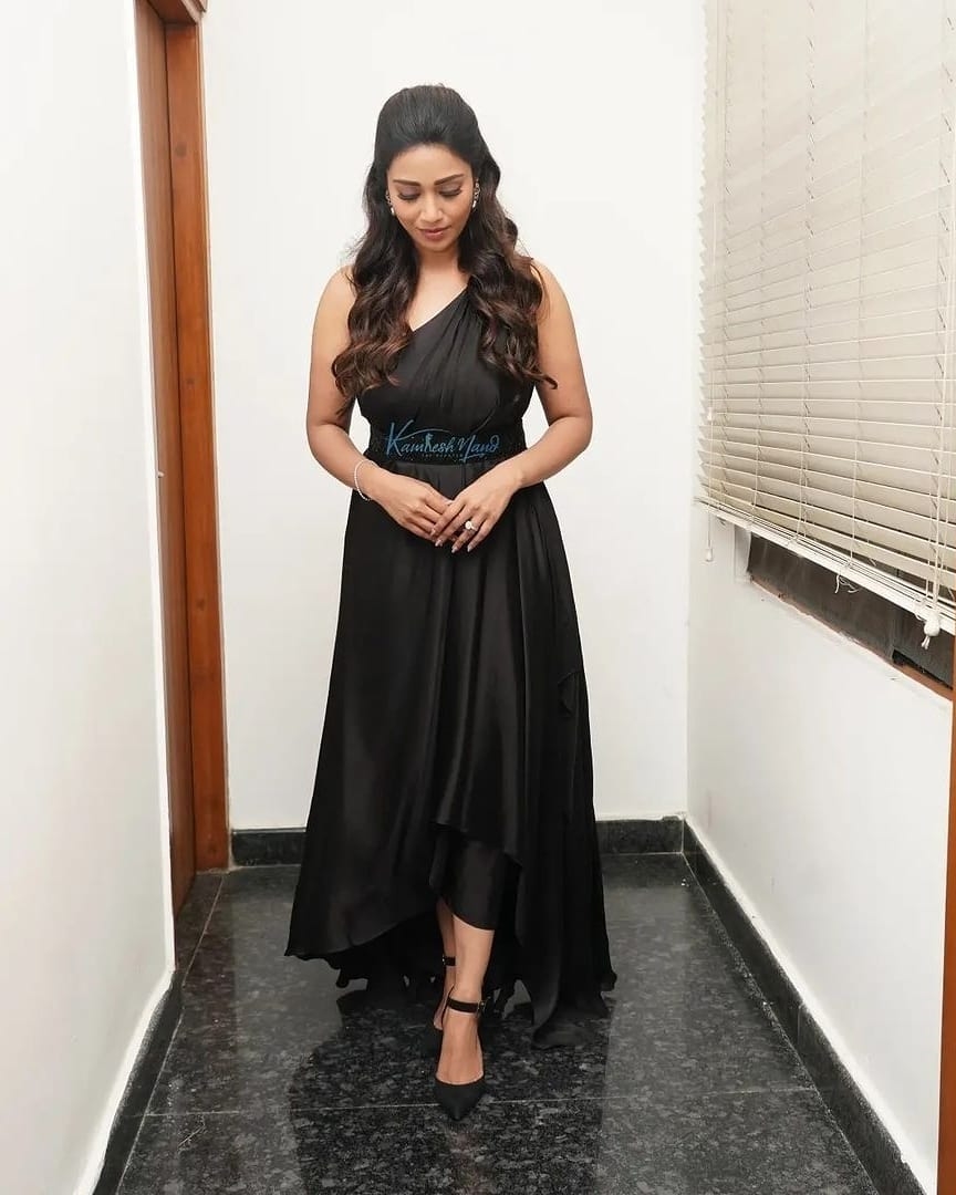 Nivetha Pethuraj Images In Black Dress