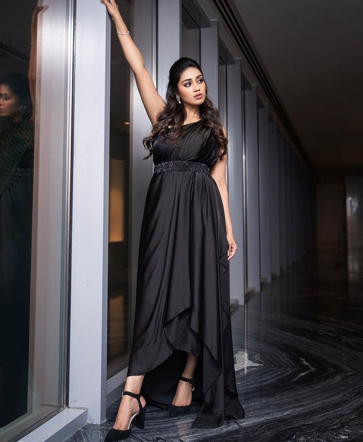 Nivetha Pethuraj New Photos Shoot