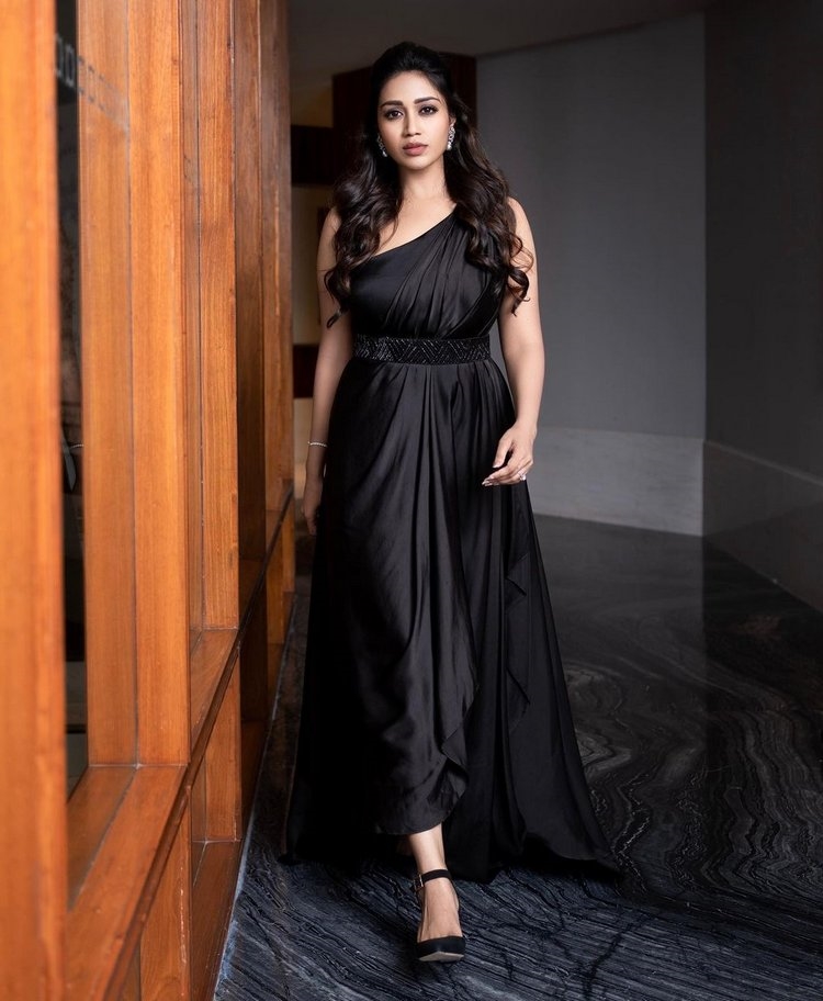 Nivetha Pethuraj New Photos Shoot