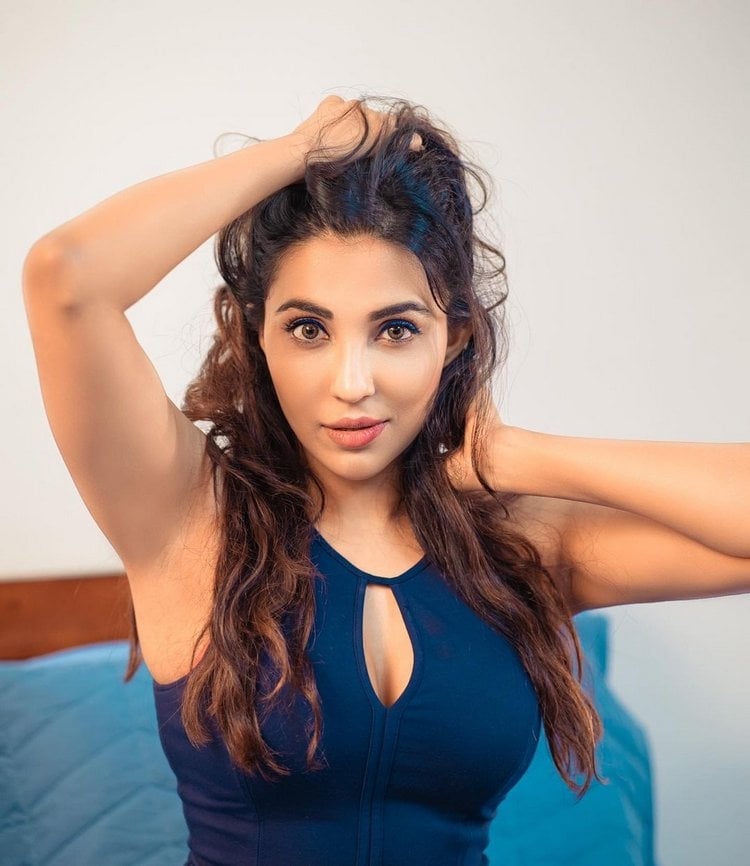 Parvati Nair Hot Photos In Blue Frock