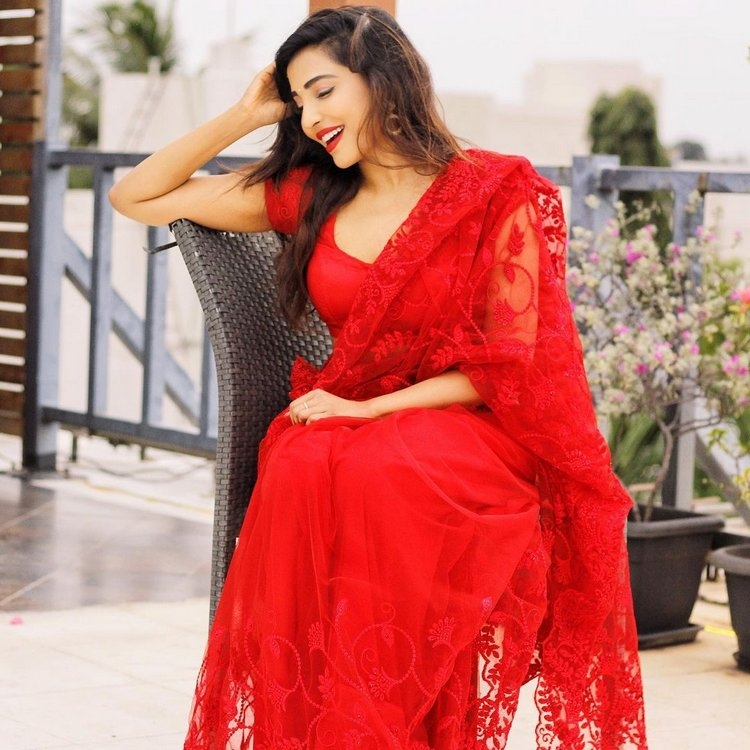 Parvati Nair Hot Photos In Red Dress