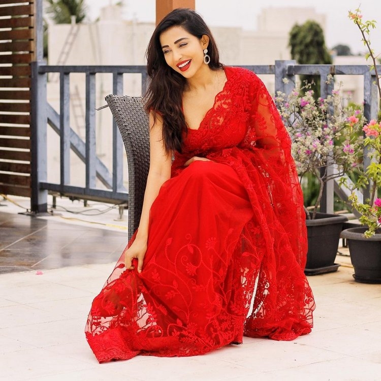 Parvati Nair Hot Photos In Red Dress