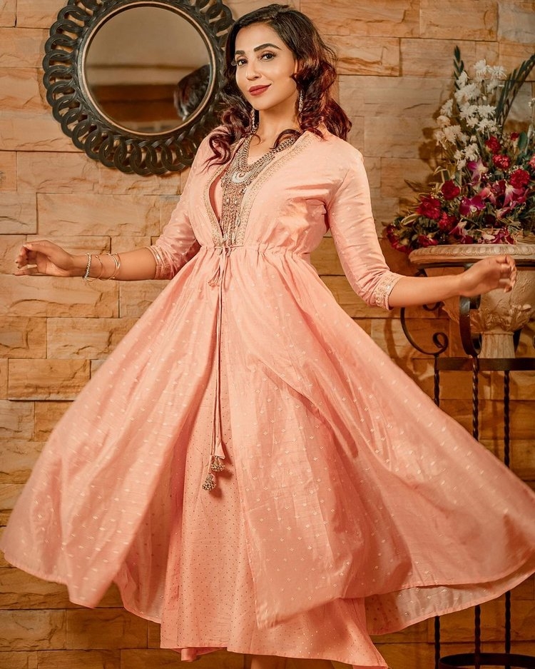 Parvati Nair Photos In Traditional Look