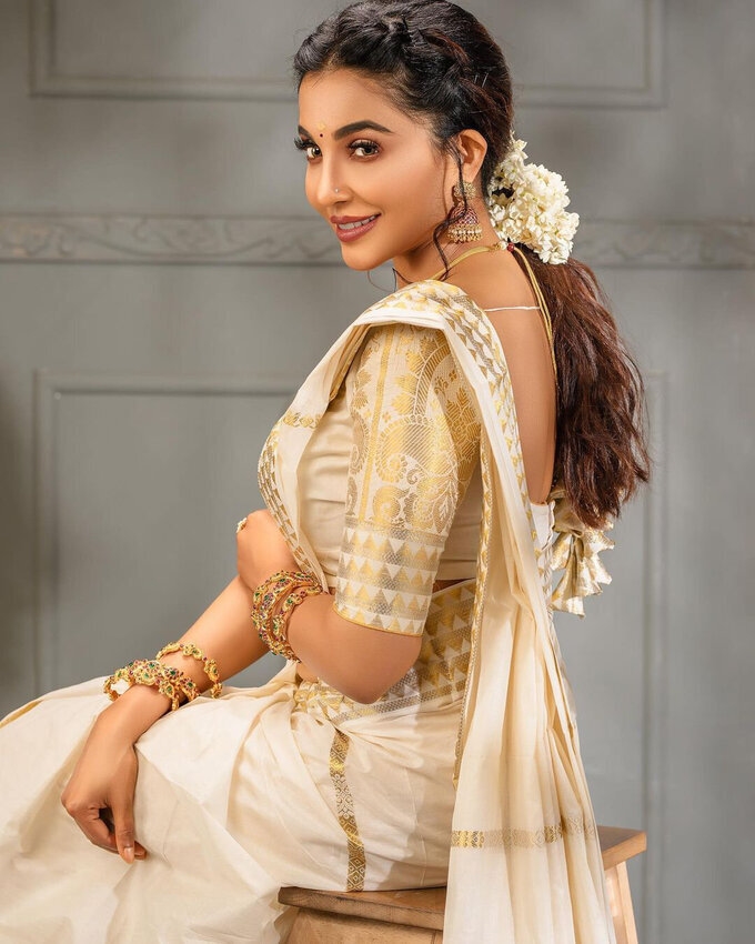 Parvati Nair Stills Collection