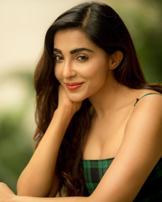 Parvati Nair Stunning New Photos