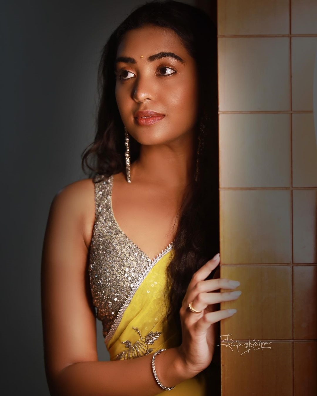 Pooja Hegde Hot Photos In Yellow Dress