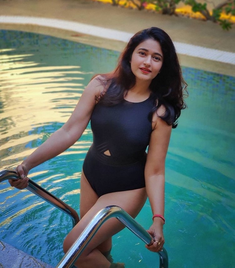 Poonam Bajwa Hot Photos Gallery Collection