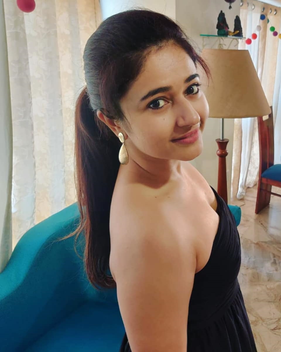 Poonam Bajwa Hot Photos Shoot