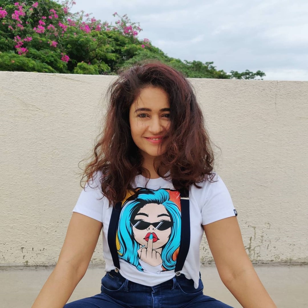 Poonam Bajwa Latest Cute Photos