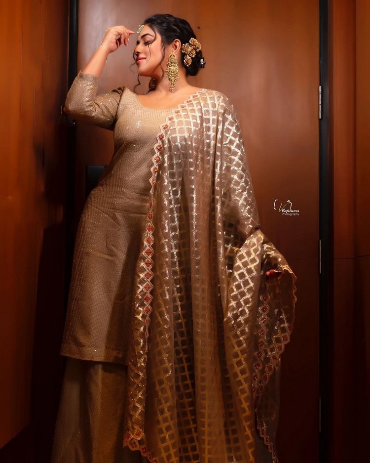 Poorna Aamazing Images In Dhee