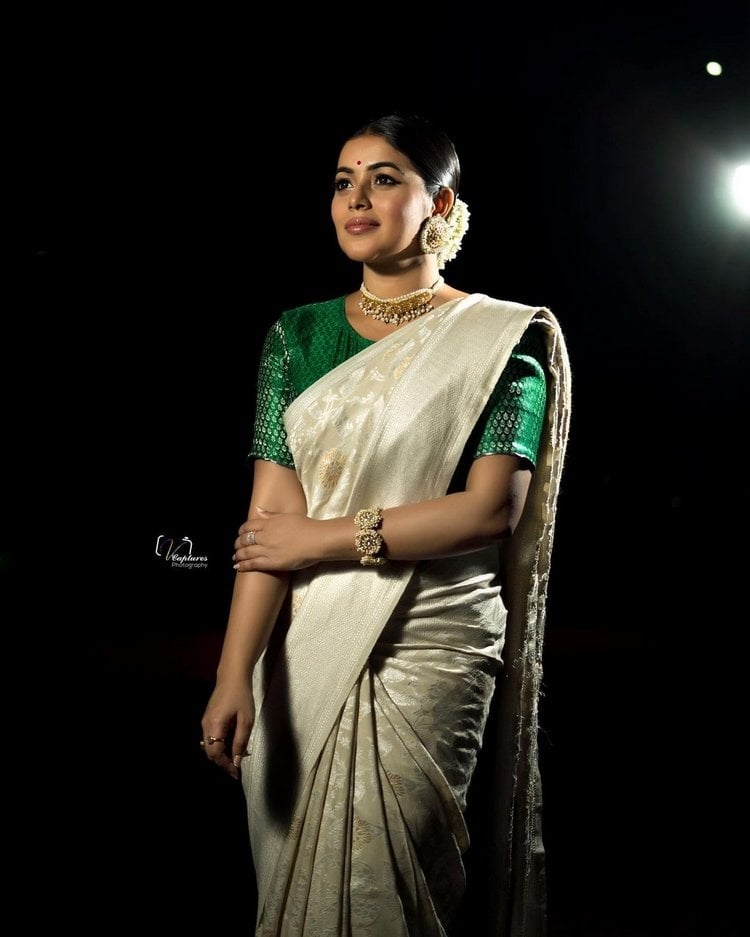 Poorna Hot Photos In Saree