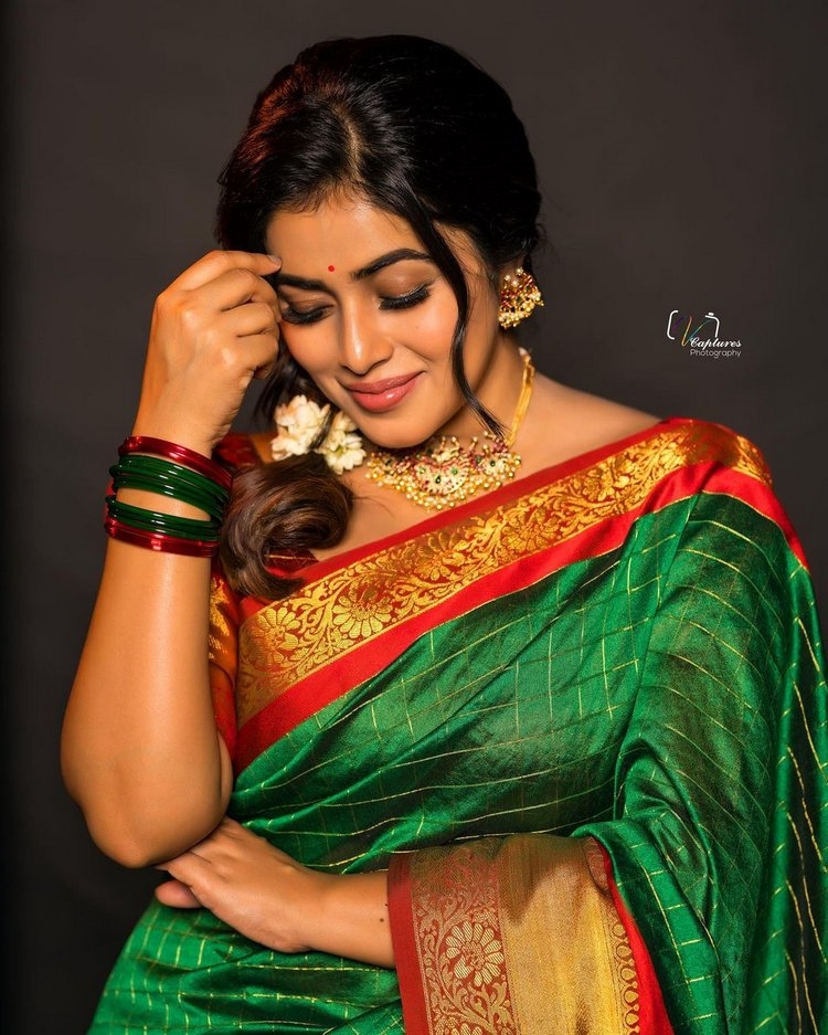 Poorna New Images In Green Saree