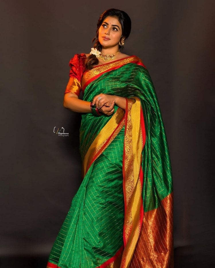 Poorna New Images In Green Saree