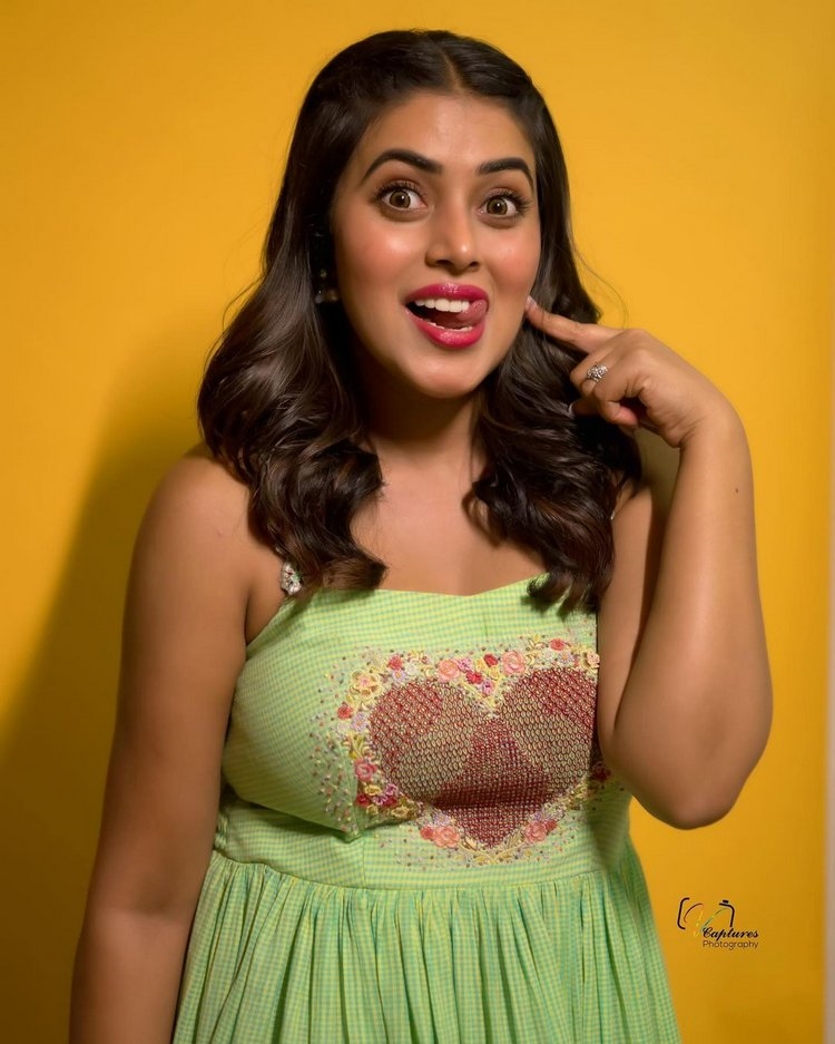 Poorna Photos In Dhee Show