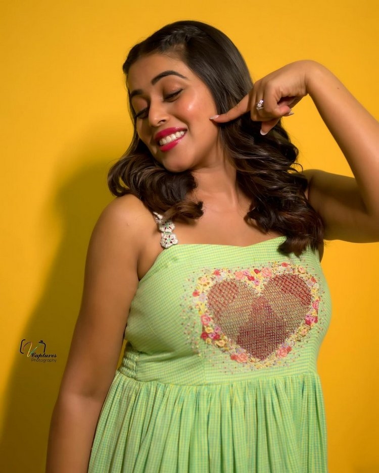Poorna Photos In Dhee Show