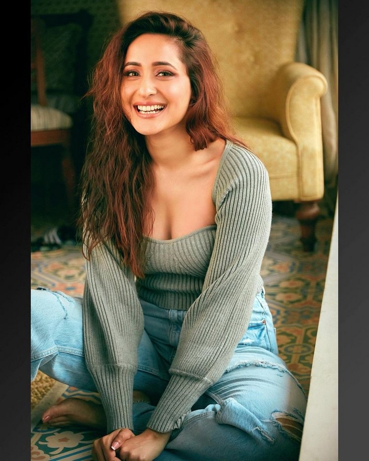 Pragya Jaiswal Photos Shoot