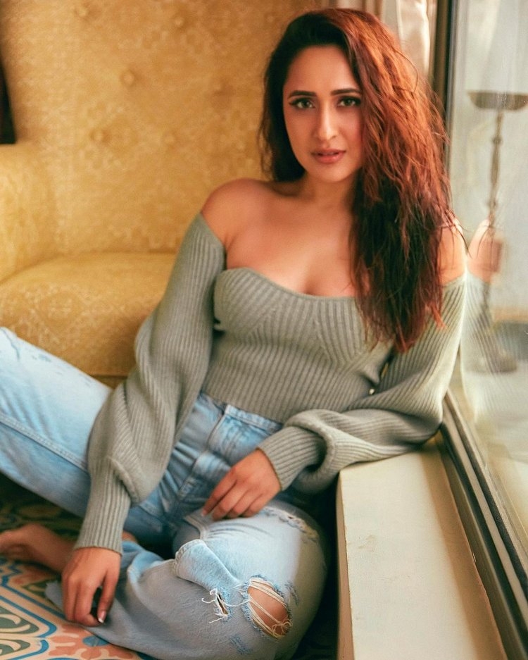 Pragya Jaiswal Photos Shoot