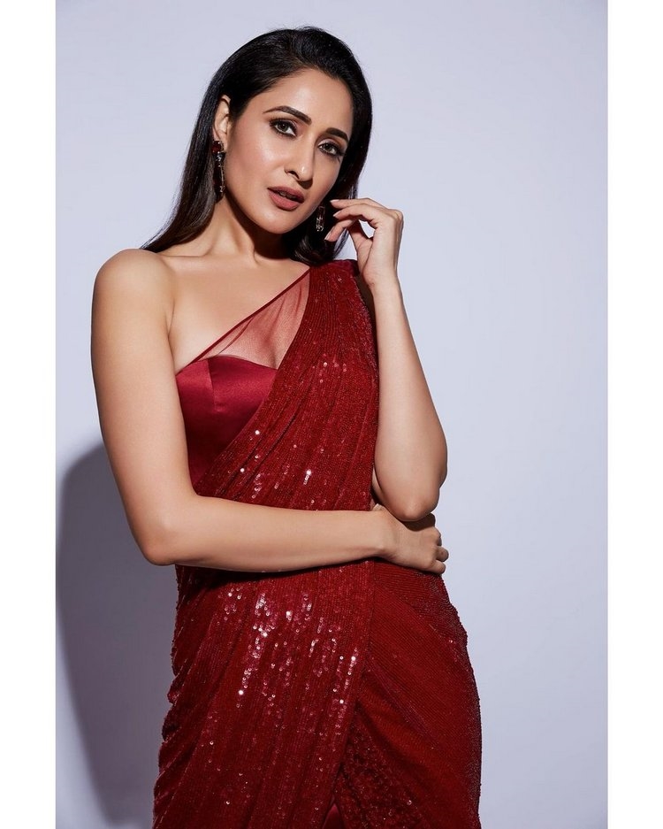 Pragya Jaiswal Stunning New Photos