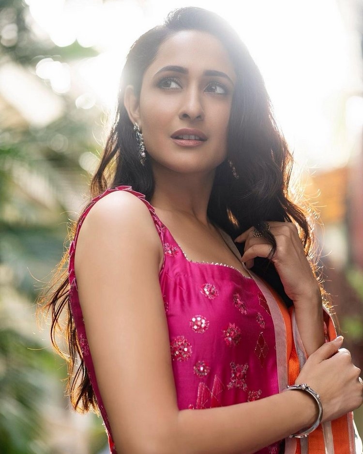 Pragya Jaiswal latest Photos Shoot