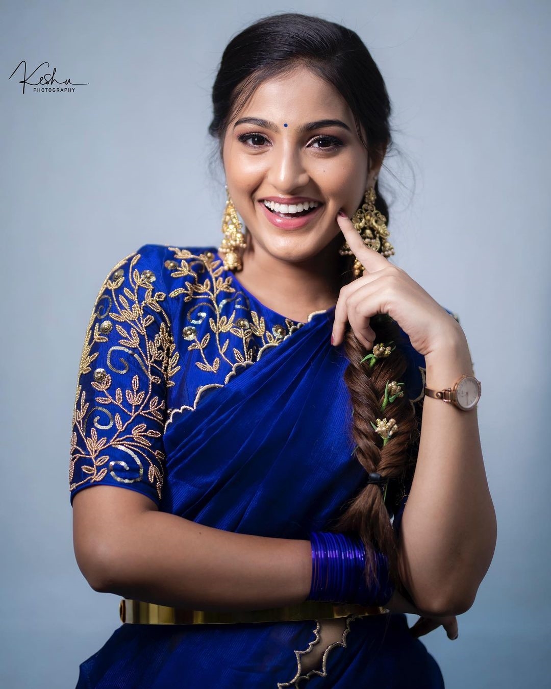 Pranavi Manukonda New Images In Blue Saree