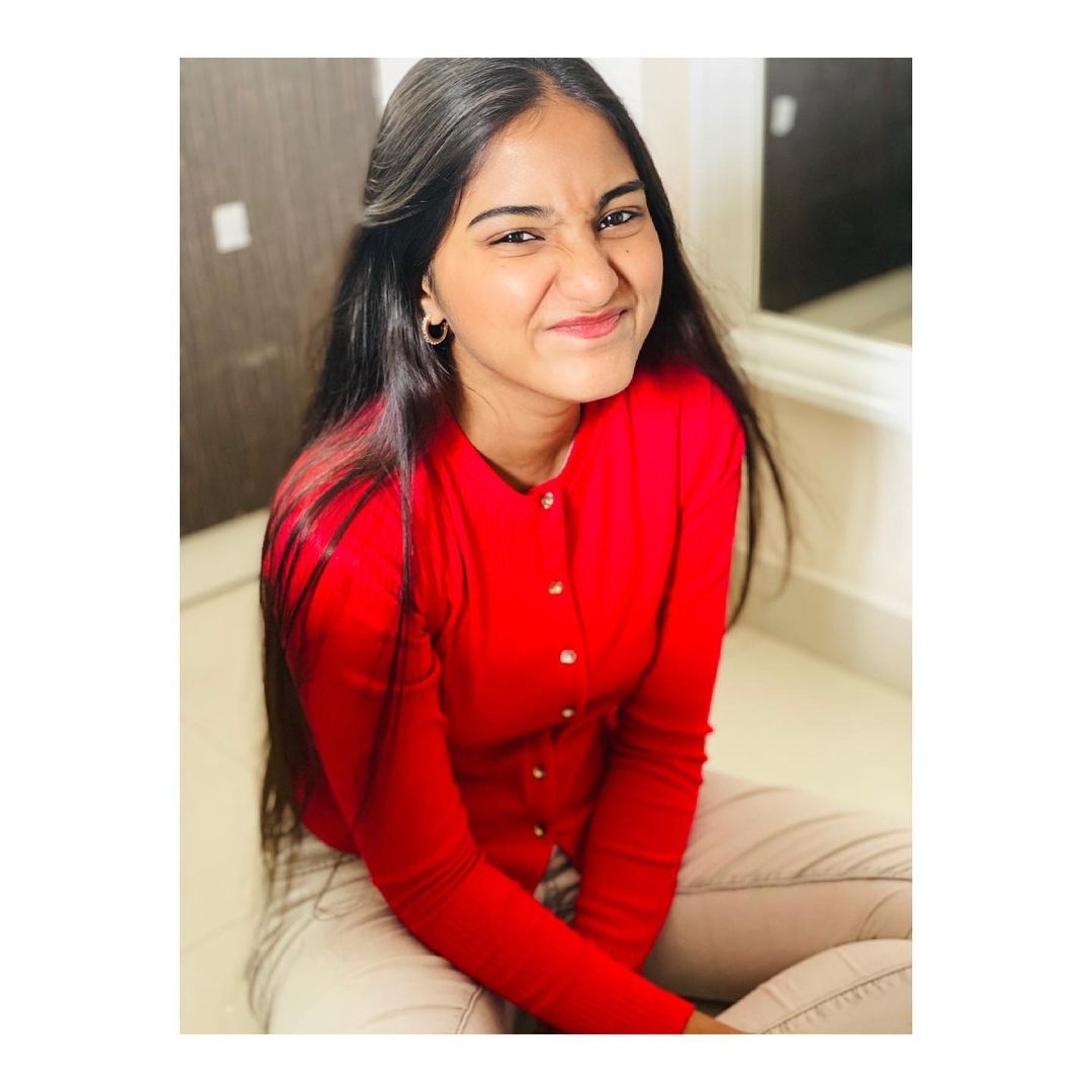 Pranavi manukonda super cool photos