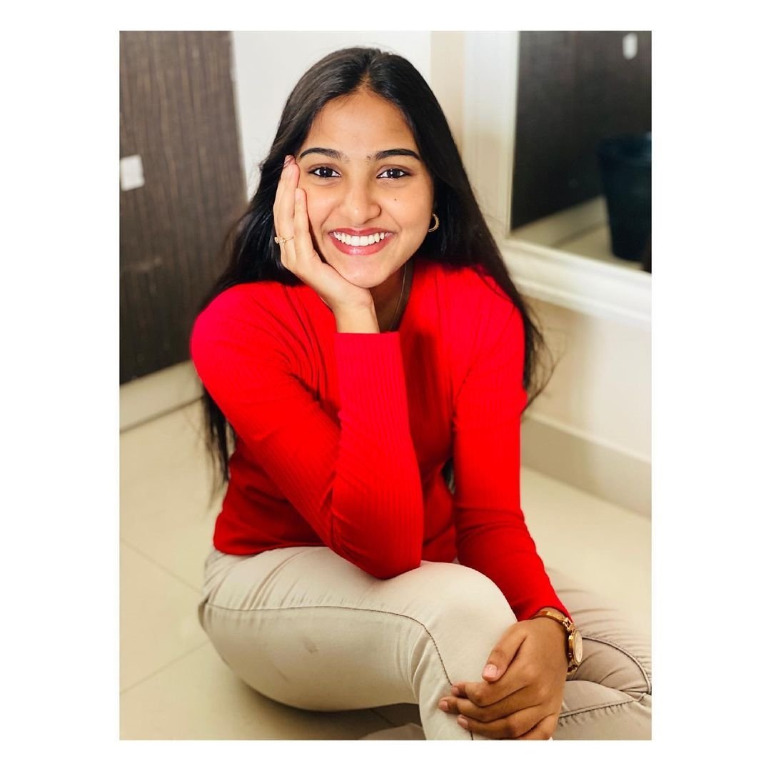 Pranavi manukonda super cool photos