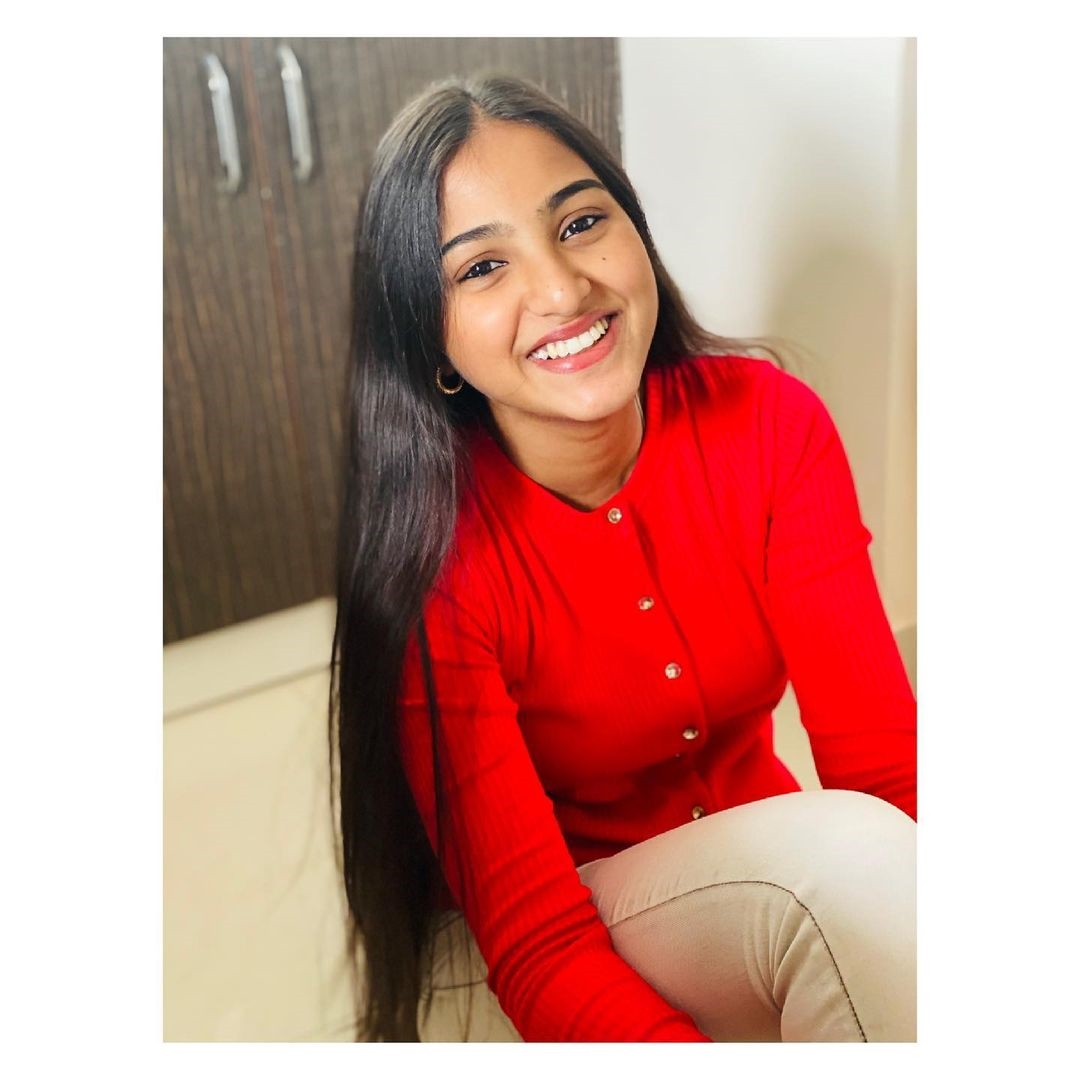 Pranavi manukonda super cool photos