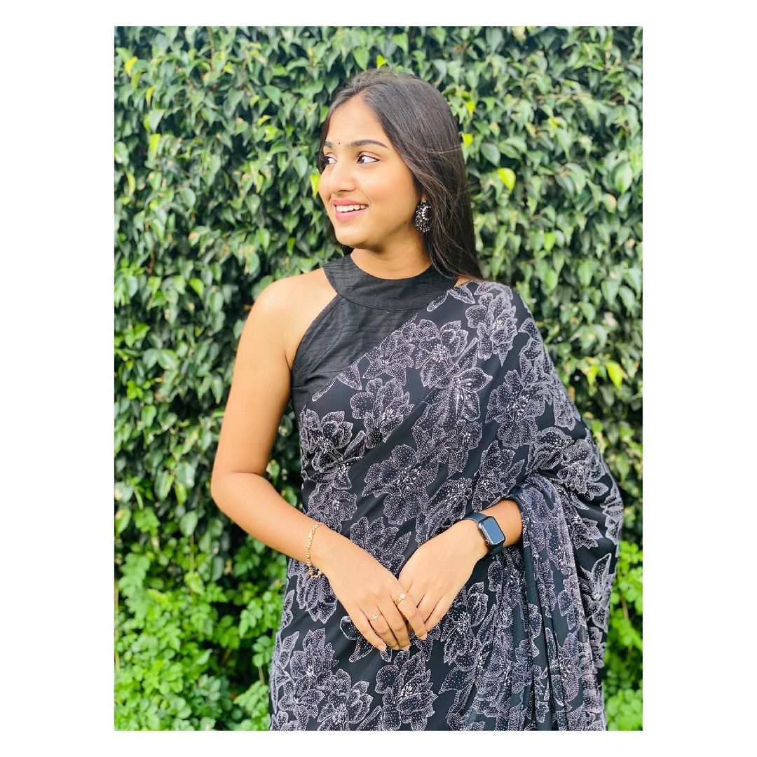 Pranavi manukonda super cool photos