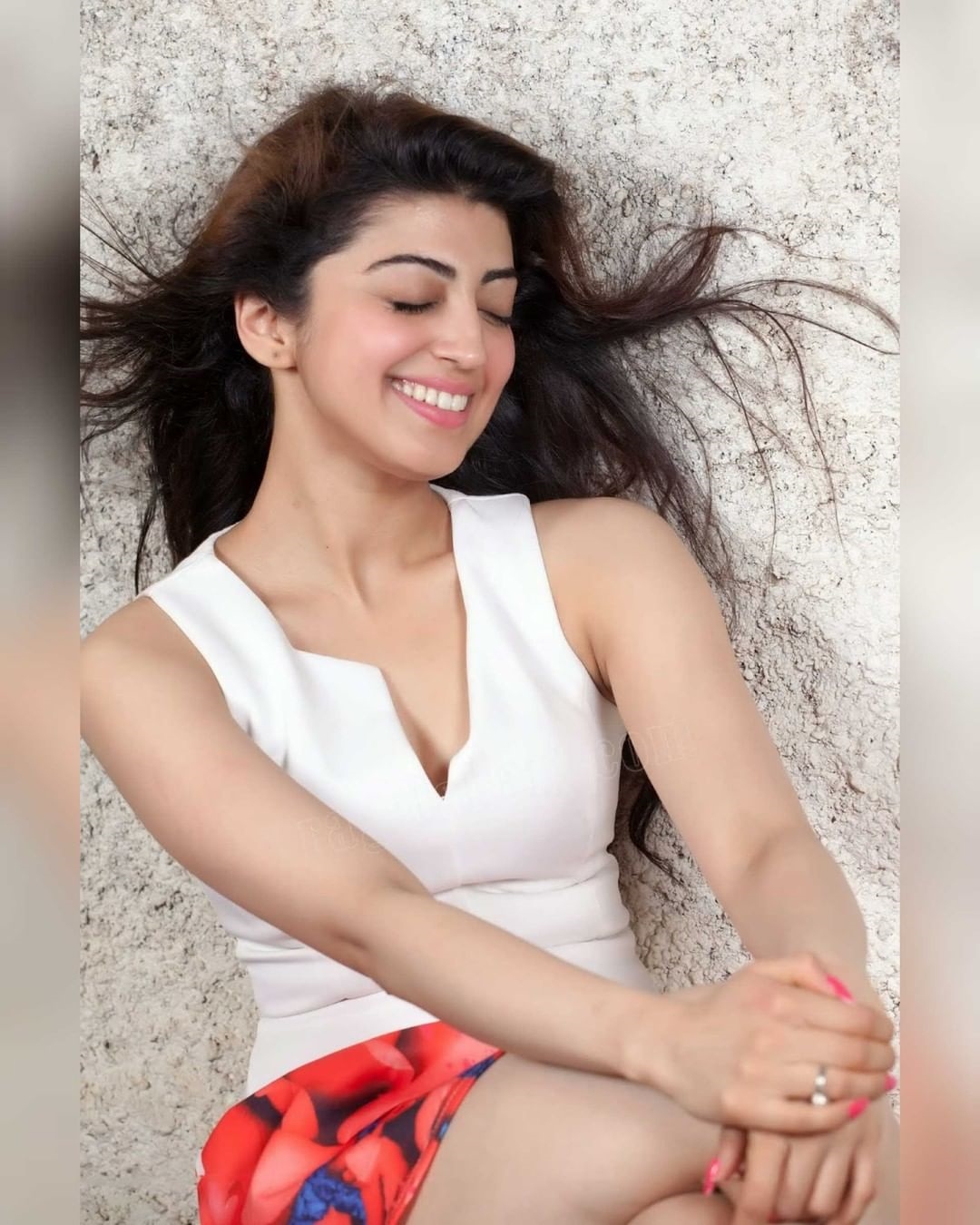 Pranitha Subhash Glamoures Photos