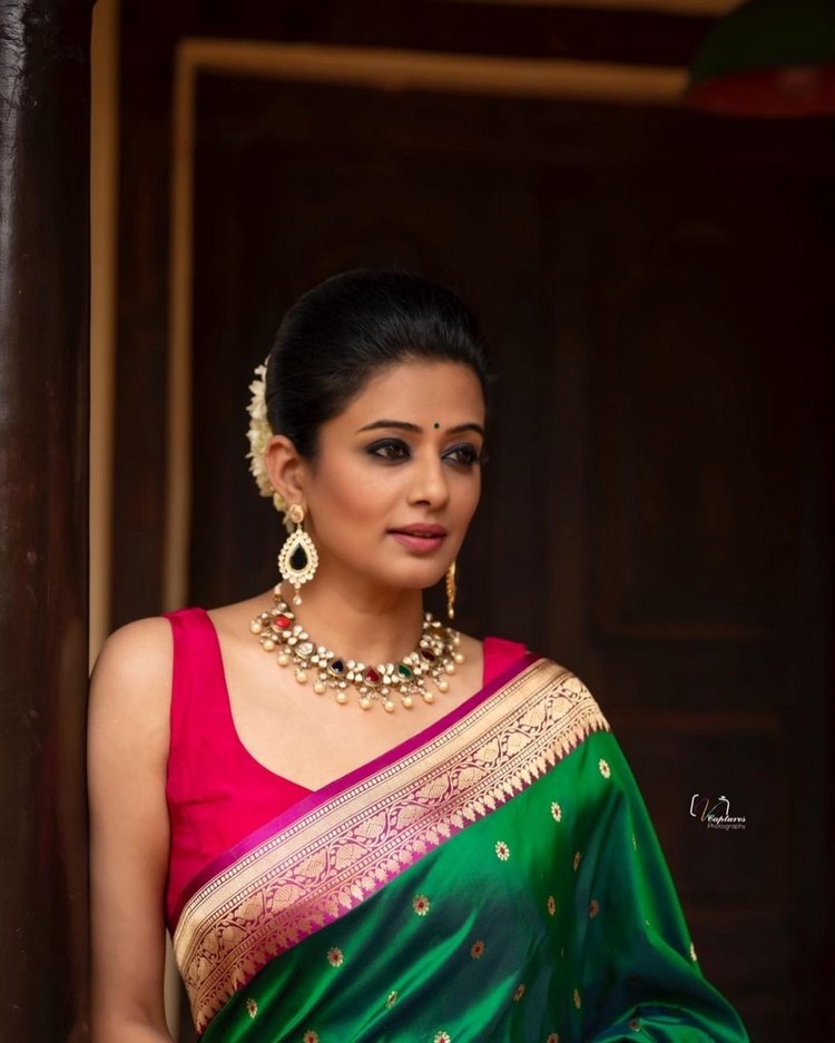 Priyamani Latest Photos In Diwali