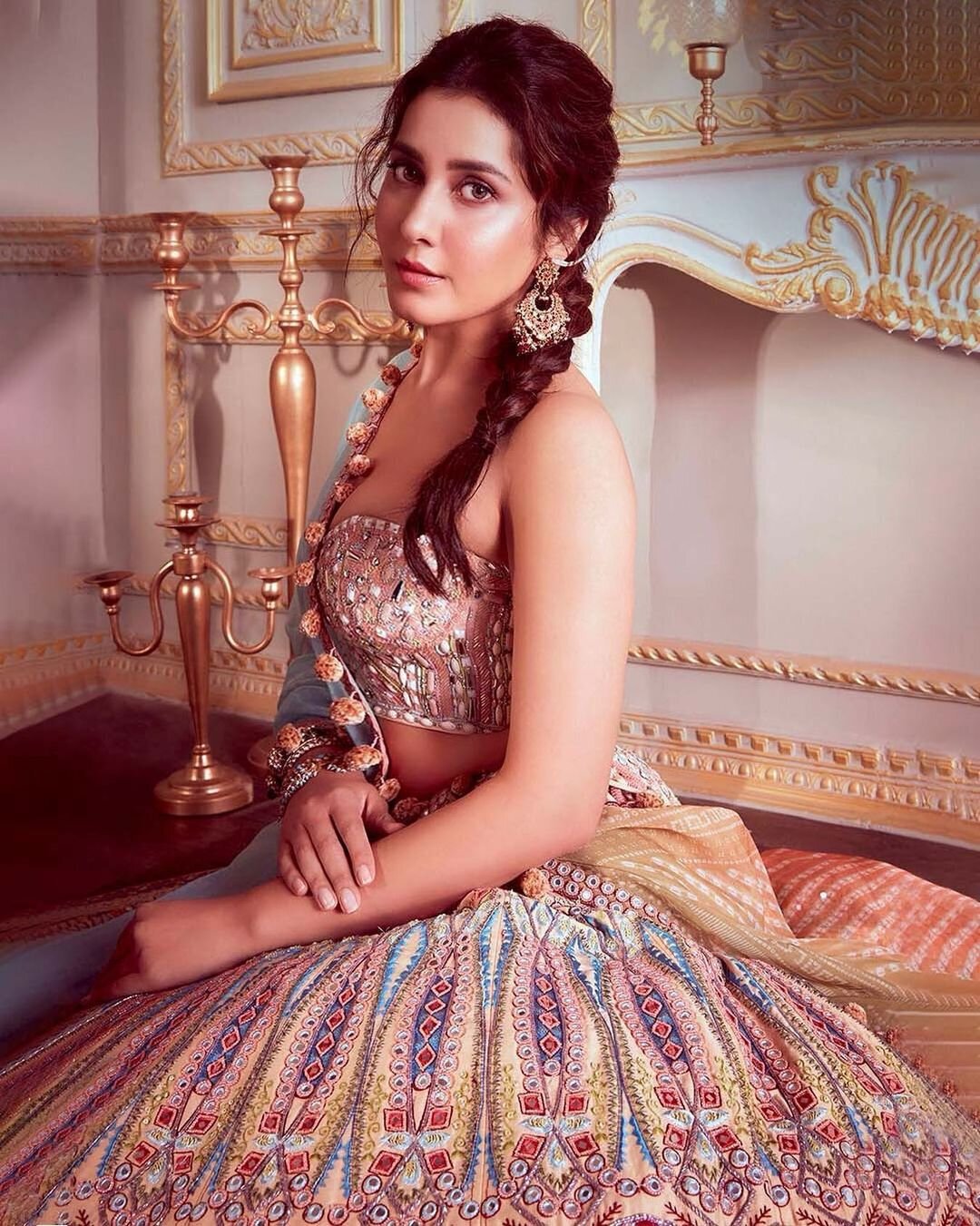 Raashi Khanna Amazing New Photos