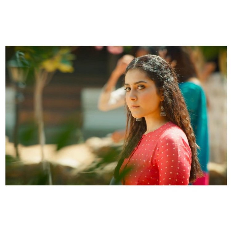 Raashi Khanna New Clicks