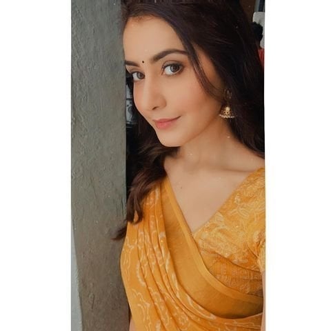 Raashi khanna glamoures photos